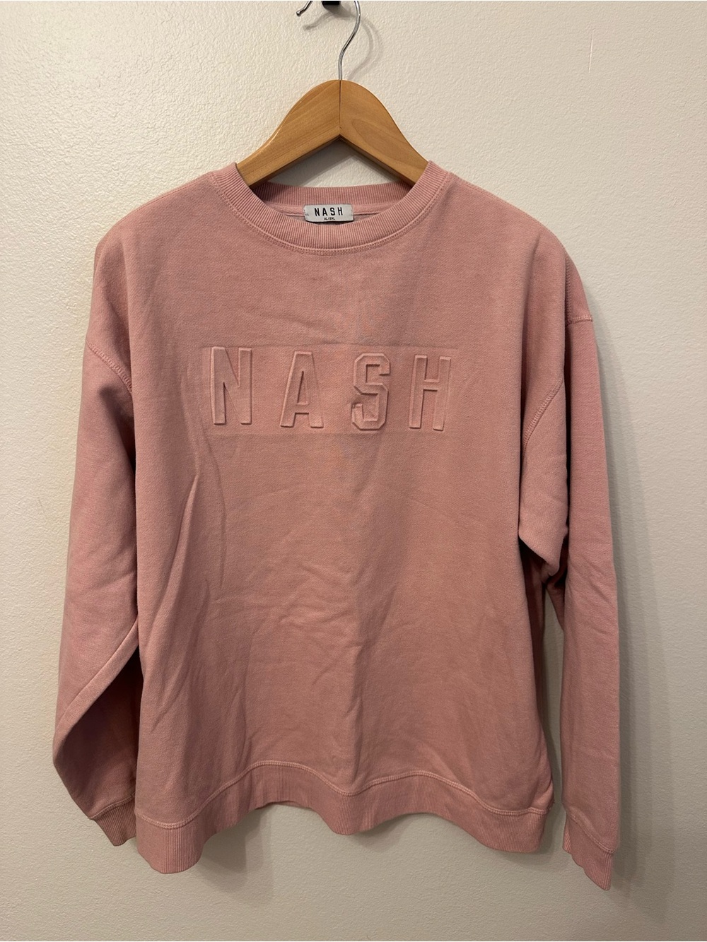 Nash Embossed Women's Crewneck Sweatshirt - Dusty Rose